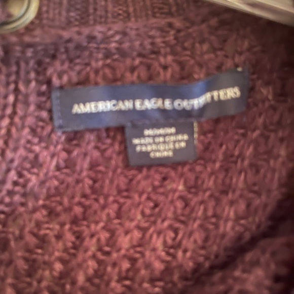 American eagle light knit sweater brown or purple-ish color size medium - Picture 4 of 4